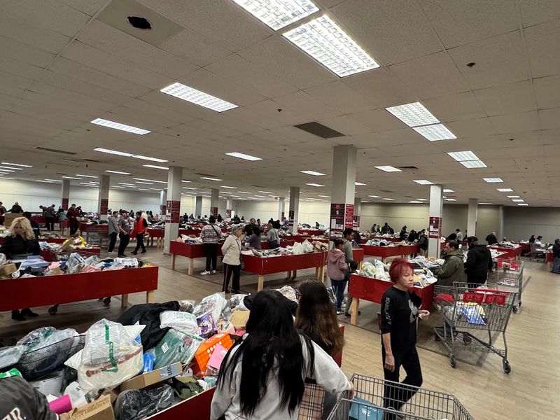How The Outlet Turns Returns Into Deals