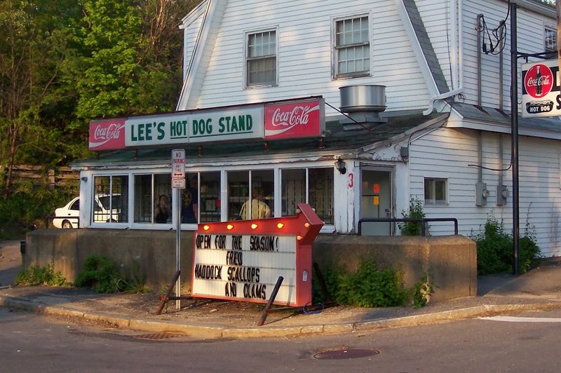 Lee's Hot Dog Stand