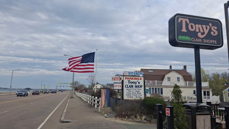 Tony's Clam Shop, Quincy