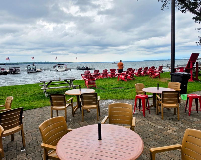 Ernie's On Gull - East Gull Lake