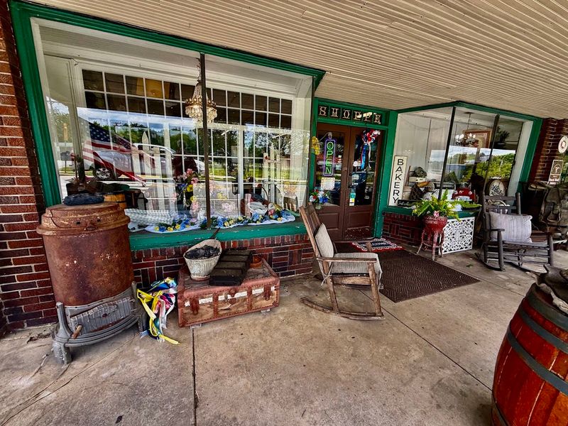 Dutch Maid Bakery, Tracy City