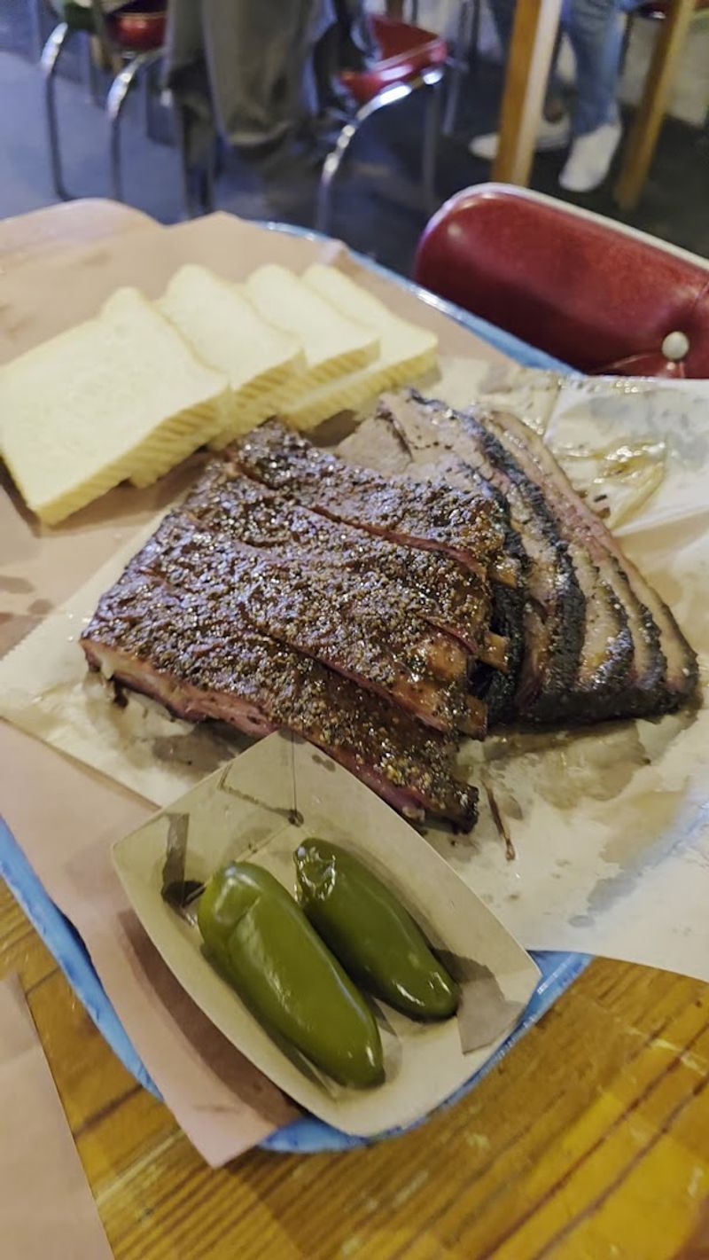 Ribs And Sausage Give Brisket Fans Serious Competition