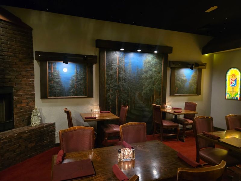 Ambiance And Dining Experience Highlights