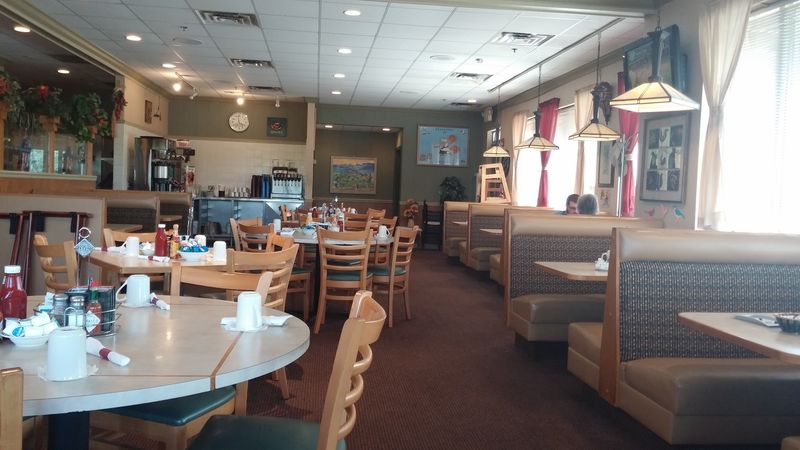 A Family Restaurant Feel That Keeps People Comfortable