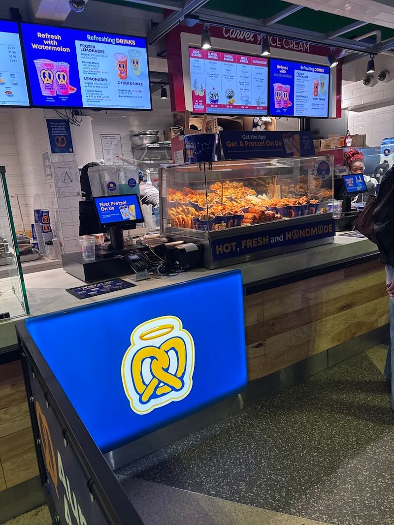 Auntie Anne's At South Station, Boston