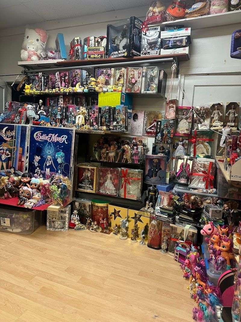 Jojin's Kitty Thrift Shop