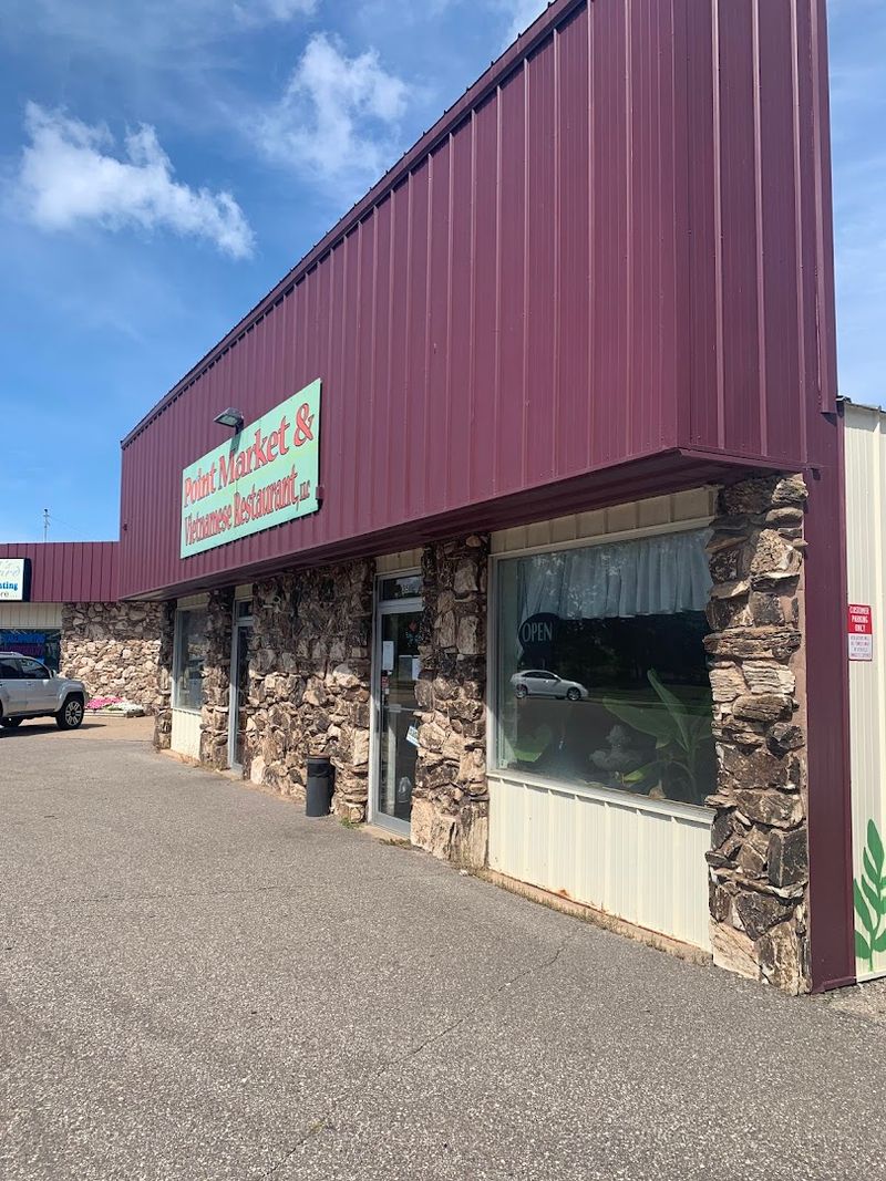 Point Market & Vietnamese Restaurant