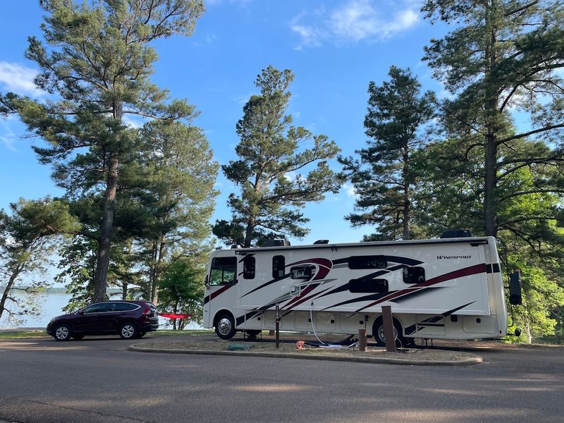 Camping Facilities Near The Lakeside Shoreline