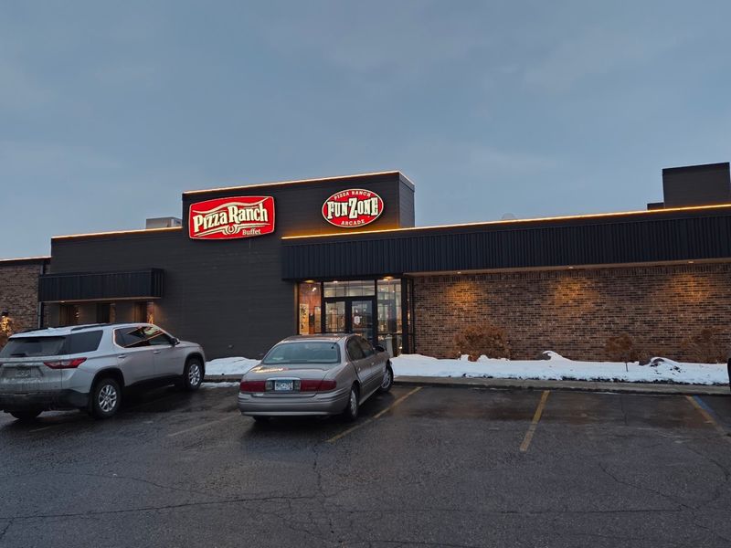 Pizza Ranch - Detroit Lakes