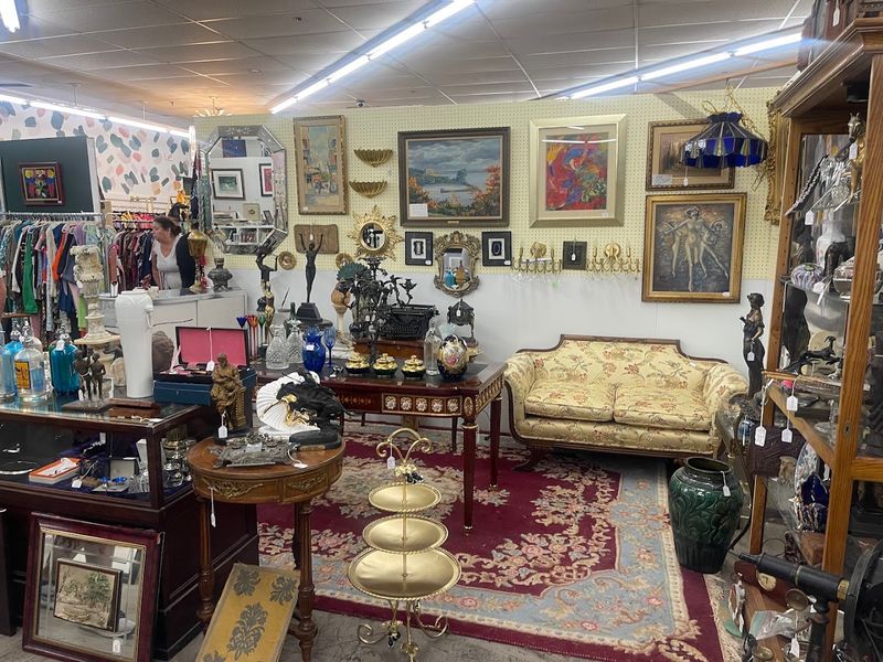 Newburgh Vintage Emporium