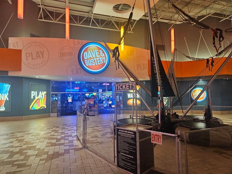 Dave And Buster's Keeps The Entertainment Going After Shopping Ends