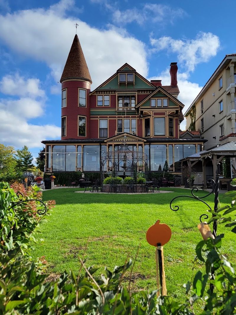 The Small-Town Feel Competes With Big Tourist Energy 