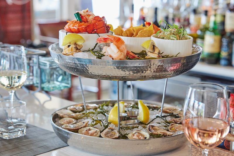 1606 Restaurant & Oyster Bar (Beauport Hotel)