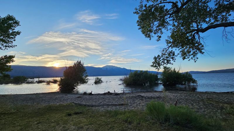 Clear Skies Made For Late-Night Wonder