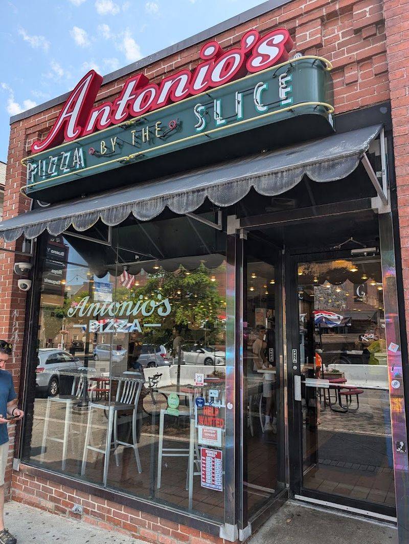 Antonio's Pizza, Amherst