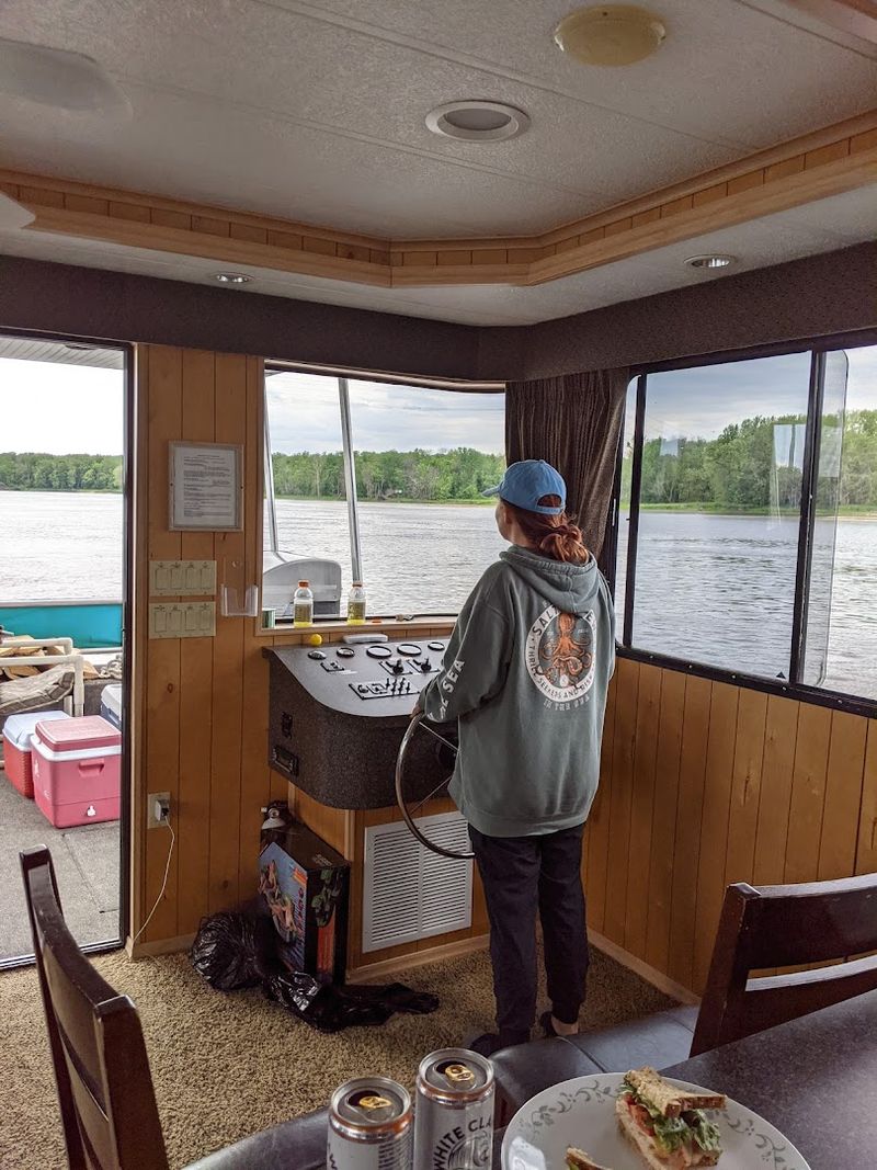 How To Prepare For A Floating Cabin Vacation
