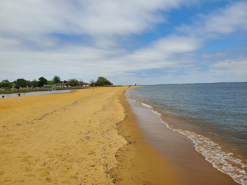 Tips For Packing Essentials For A Day At The Beach