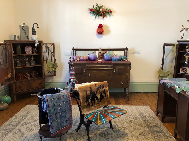 Workshops, Retreats, And Resident Artists