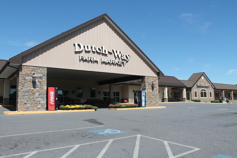 Dutch-Way Family Restaurant: Where Amish Country Cooking Meets Everyday Warmth