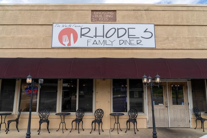 Rhodes Family Diner, Medina