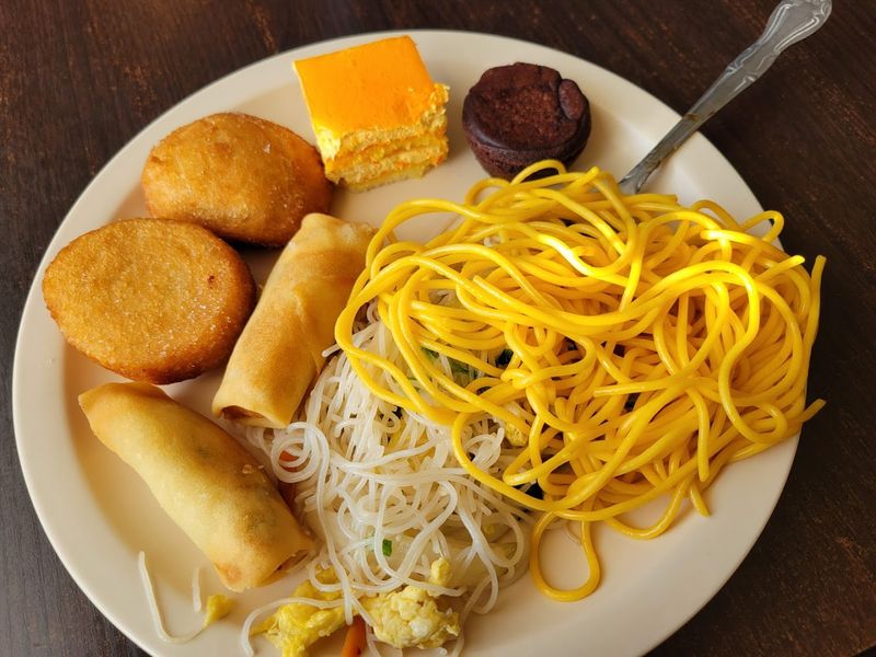 Chinese Classics Keep The Buffet Feeling Familiar And Comforting