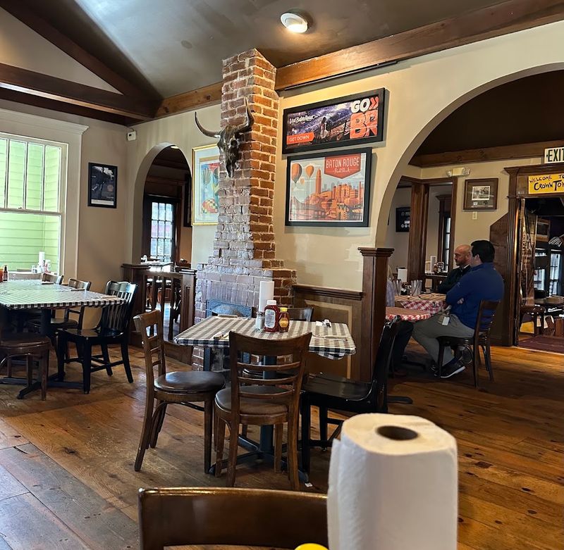 The Warm Casual Setting Keeps The Focus Squarely On The Food