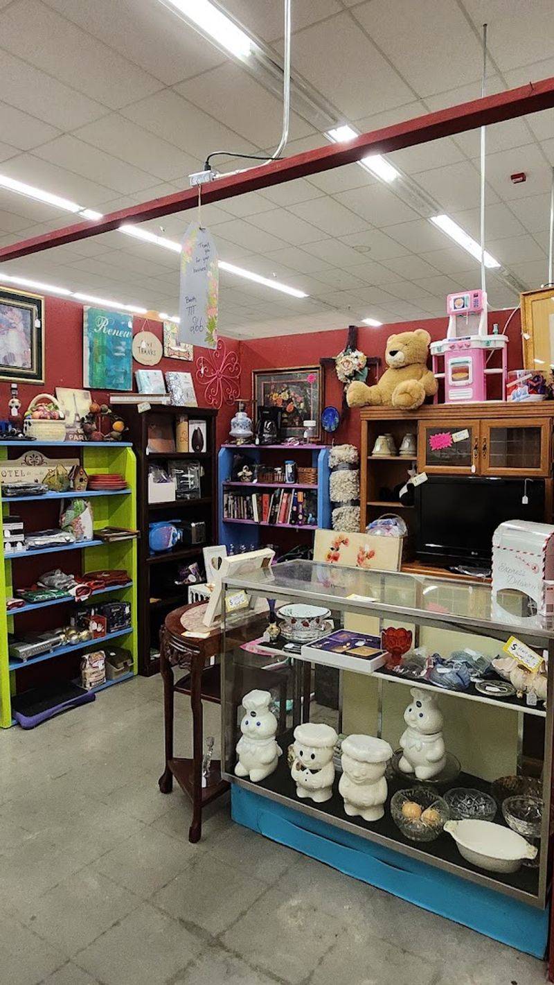 Benefits Of Supporting Local Thrift Retailers