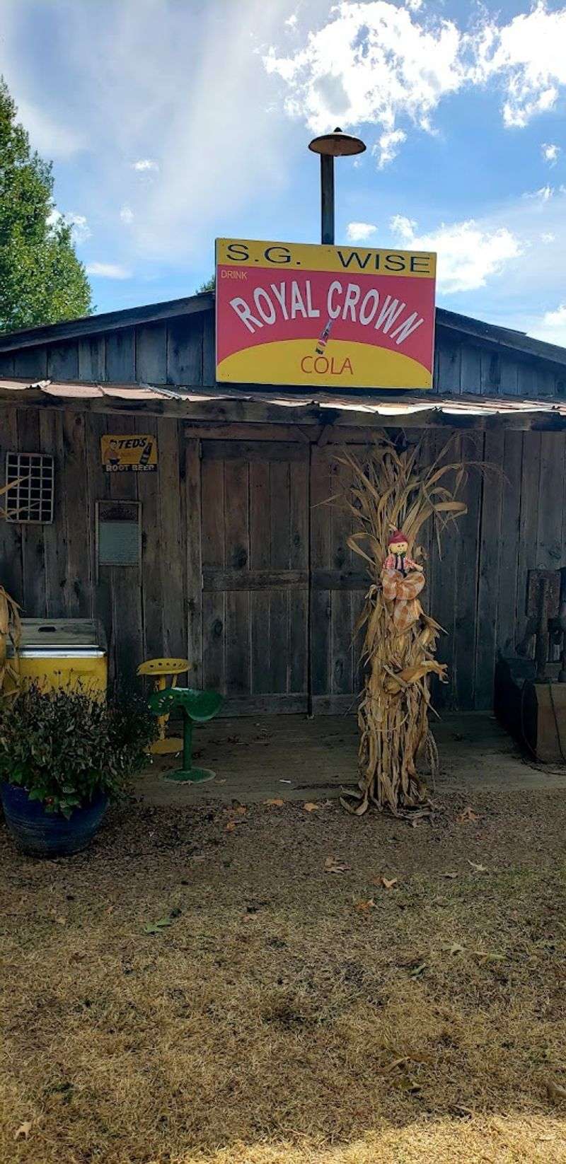 Country Store and Grill for Refueling