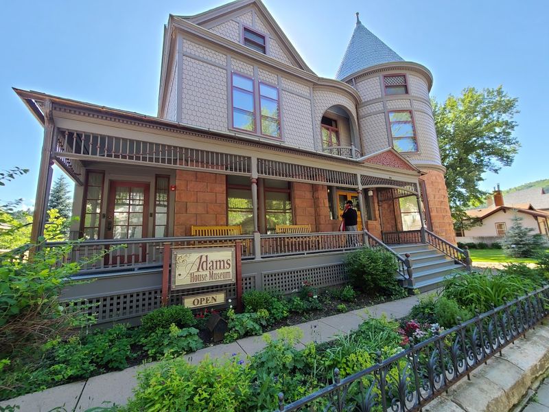 The Historic Adams House And Victorian Elegance