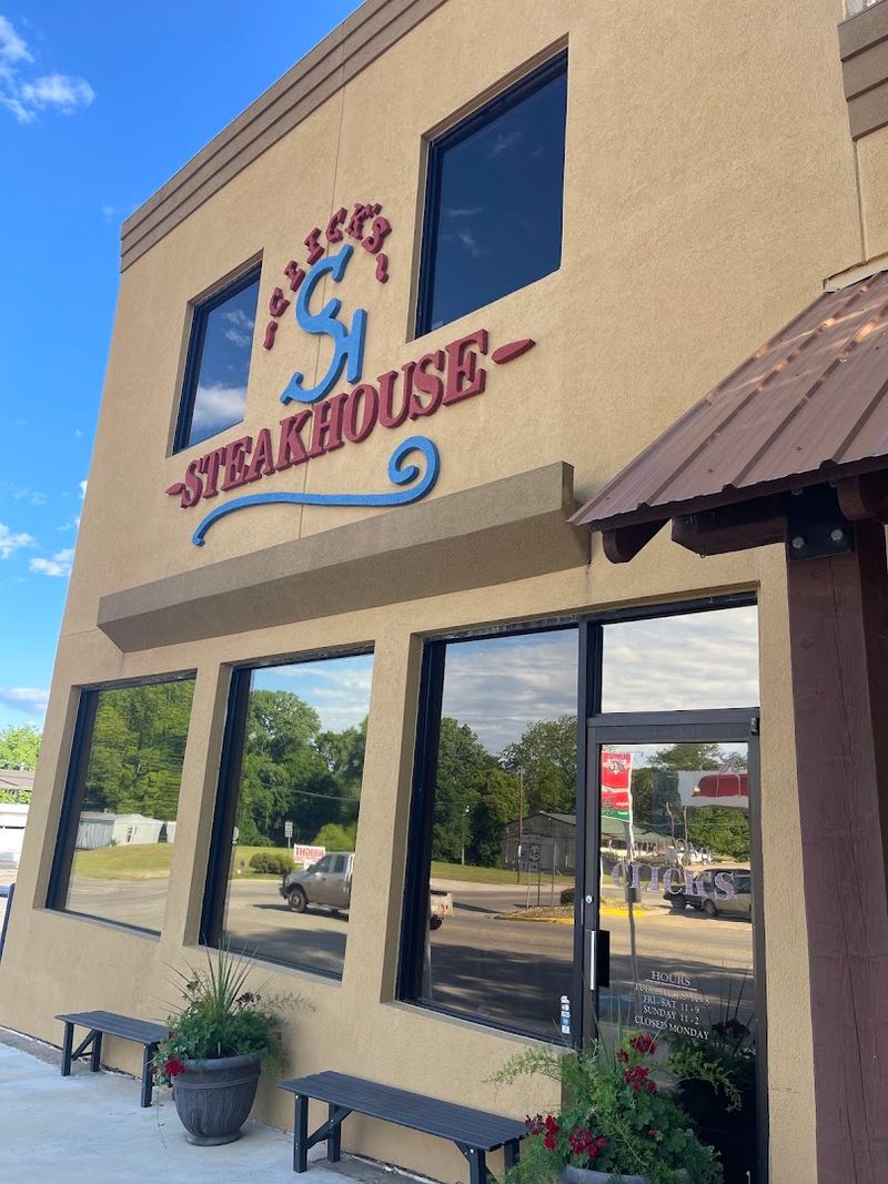 Service That Makes Everyone Feel Like A Regular