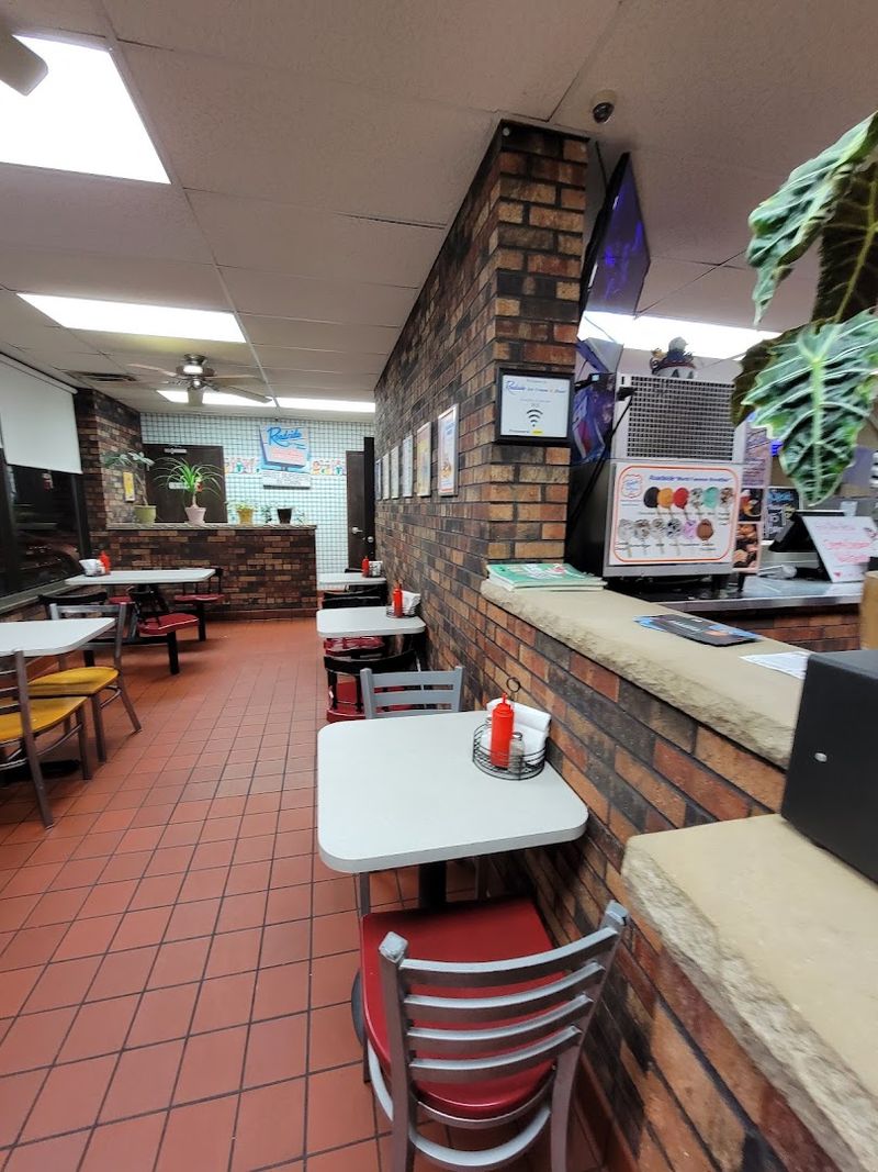 A Classic Diner Worth Adding To Your Wisconsin Road Trip