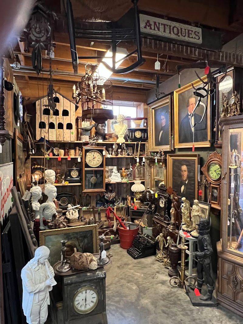 Antiques Barn