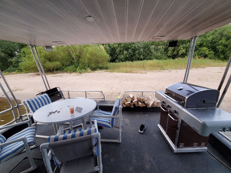 How To Maximize Comfort In A Floating Retreat
