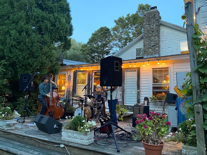 An Evening That Wraps You In Music And Memory