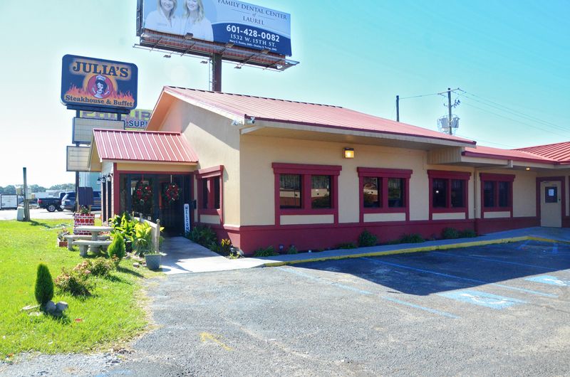 Julia's Steakhouse And Buffet
