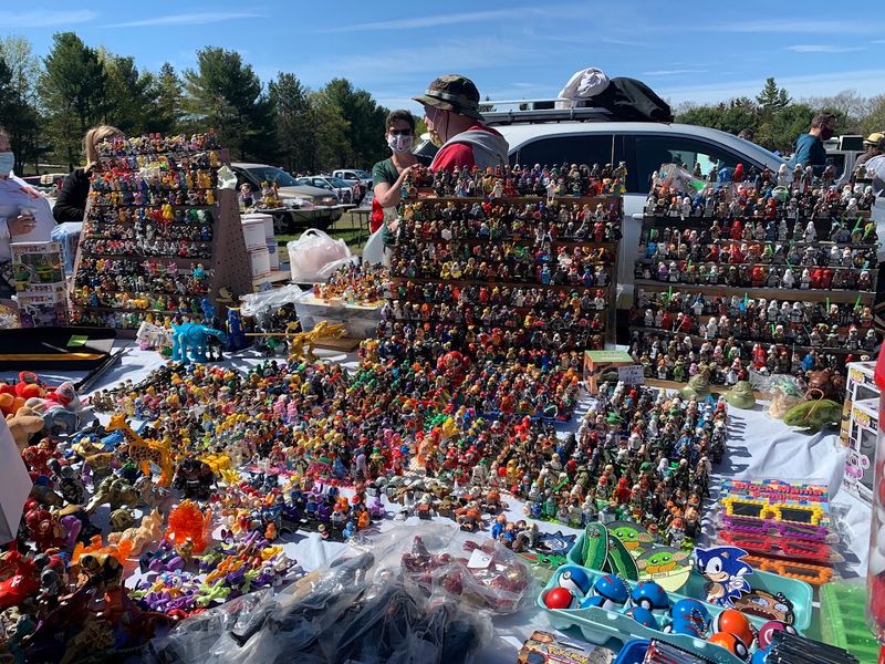 Strolling Through Decades Of Commerce