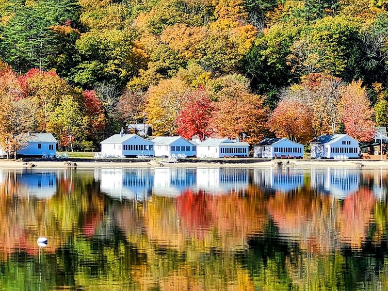 The Towns That Wrap The Shoreline