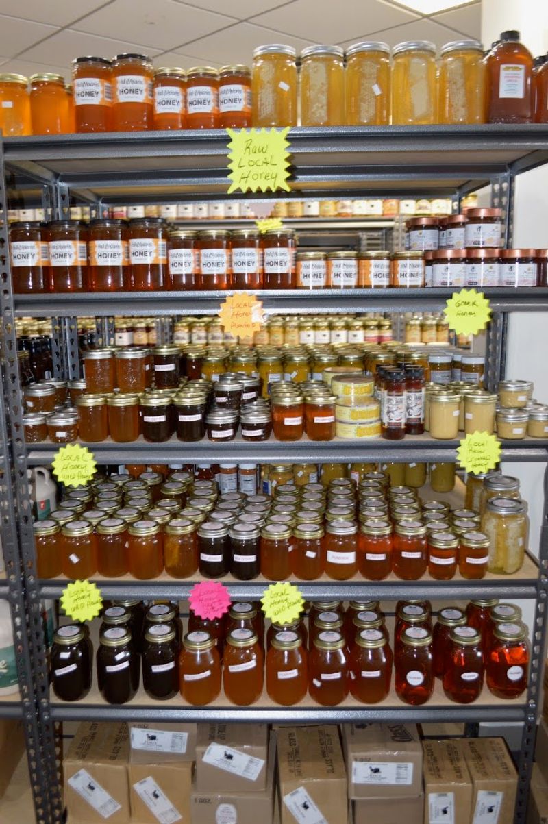 Raw Honey And Why It Belongs In Your Kitchen