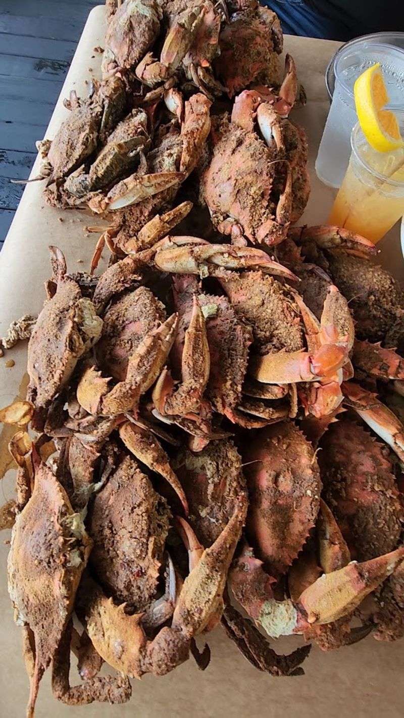 A New England Steam Pot Offers Another Impressive Seafood Spread
