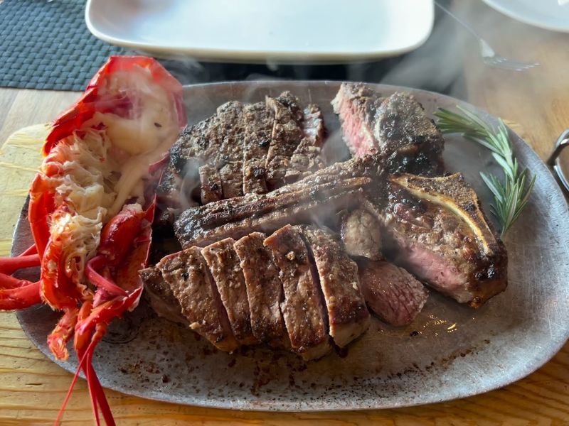 Black And Blue Steak And Crab Is The Real Deal