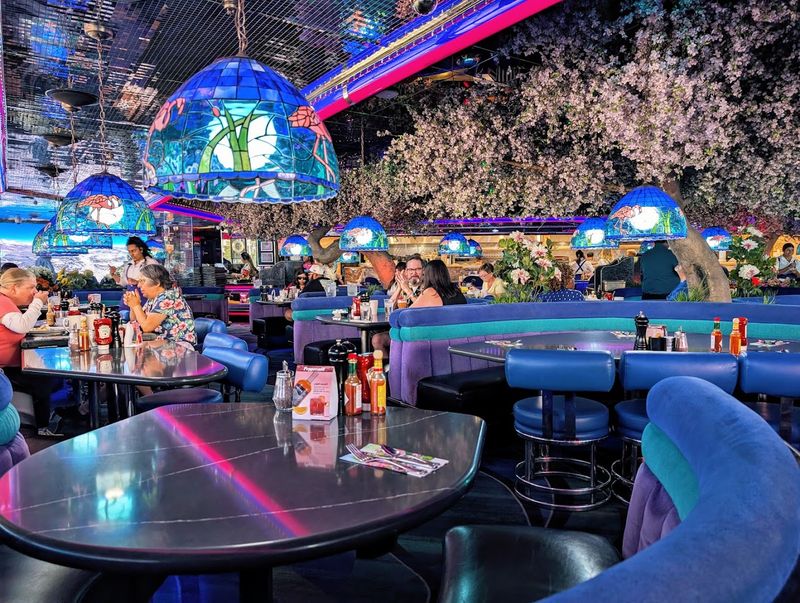 An Atmosphere Straight Out Of Old-School Vegas