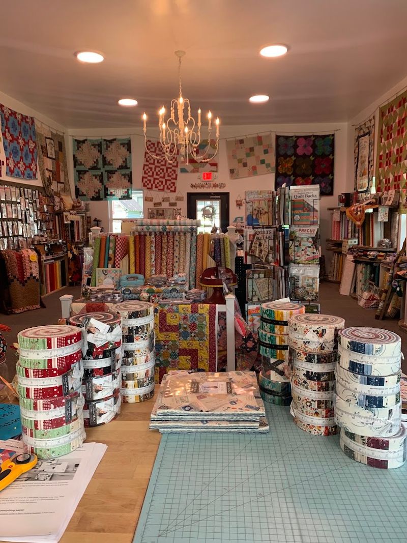 Aunt Bee's Farmhouse Quilt Shop And Bakery, Granville