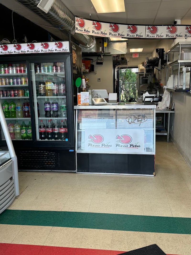Why Local Pizza Spots Beat Chain Restaurants
