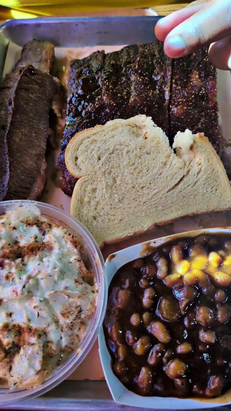 Award Winning Ribs And Pulled Pork Turn A Brisket Stop Into A Full Barbecue Feast