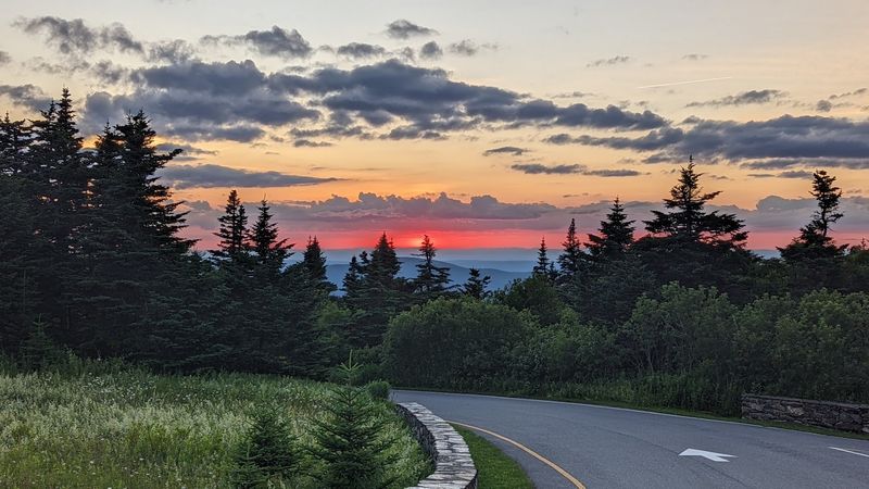 The Scenic Summit Drive