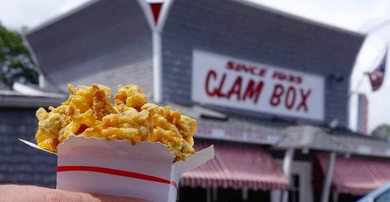 These 11 Massachusetts Restaurants Serve Fried Clams That Taste Like A Summer Day On The Coast