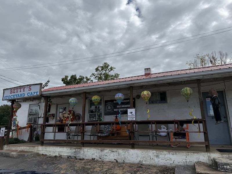 Where Comfort Meets Culinary Tradition