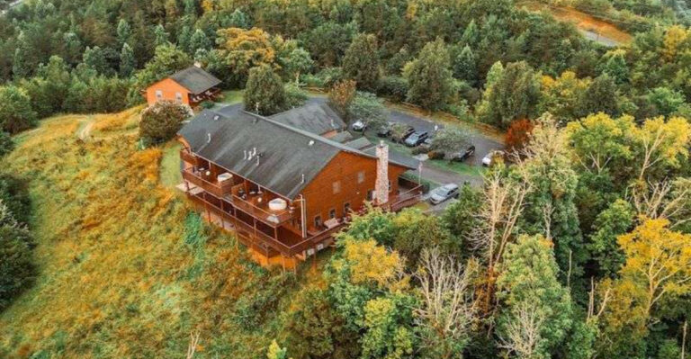 This Adults-Only Tennessee Lodge Has Private Hot Tubs, Quiet Trails, And Mountain Views