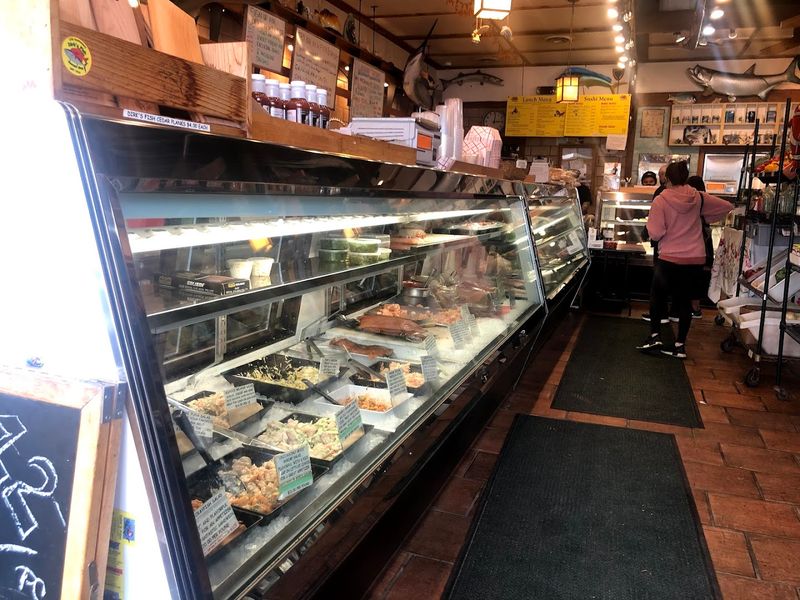 A Trusted Seafood Stop With Serious Local Loyalty
