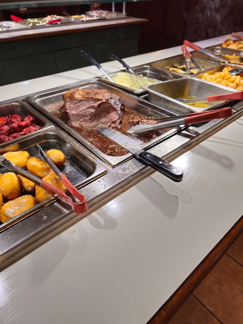 The Buffet Claims More Than 250 Fresh Items